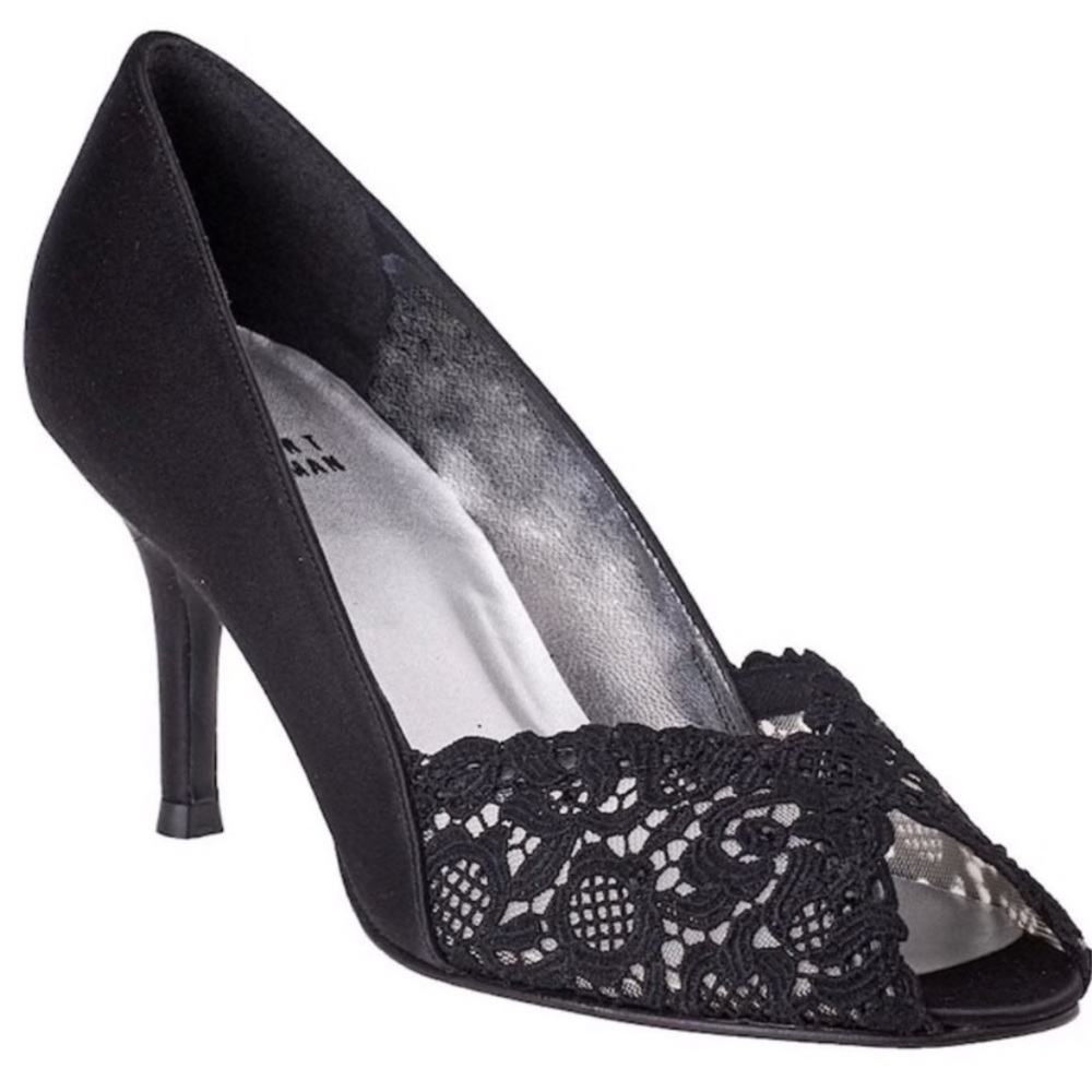 STUART WEITZMAN Chantelle Lace Peep Toe Heels 8.5